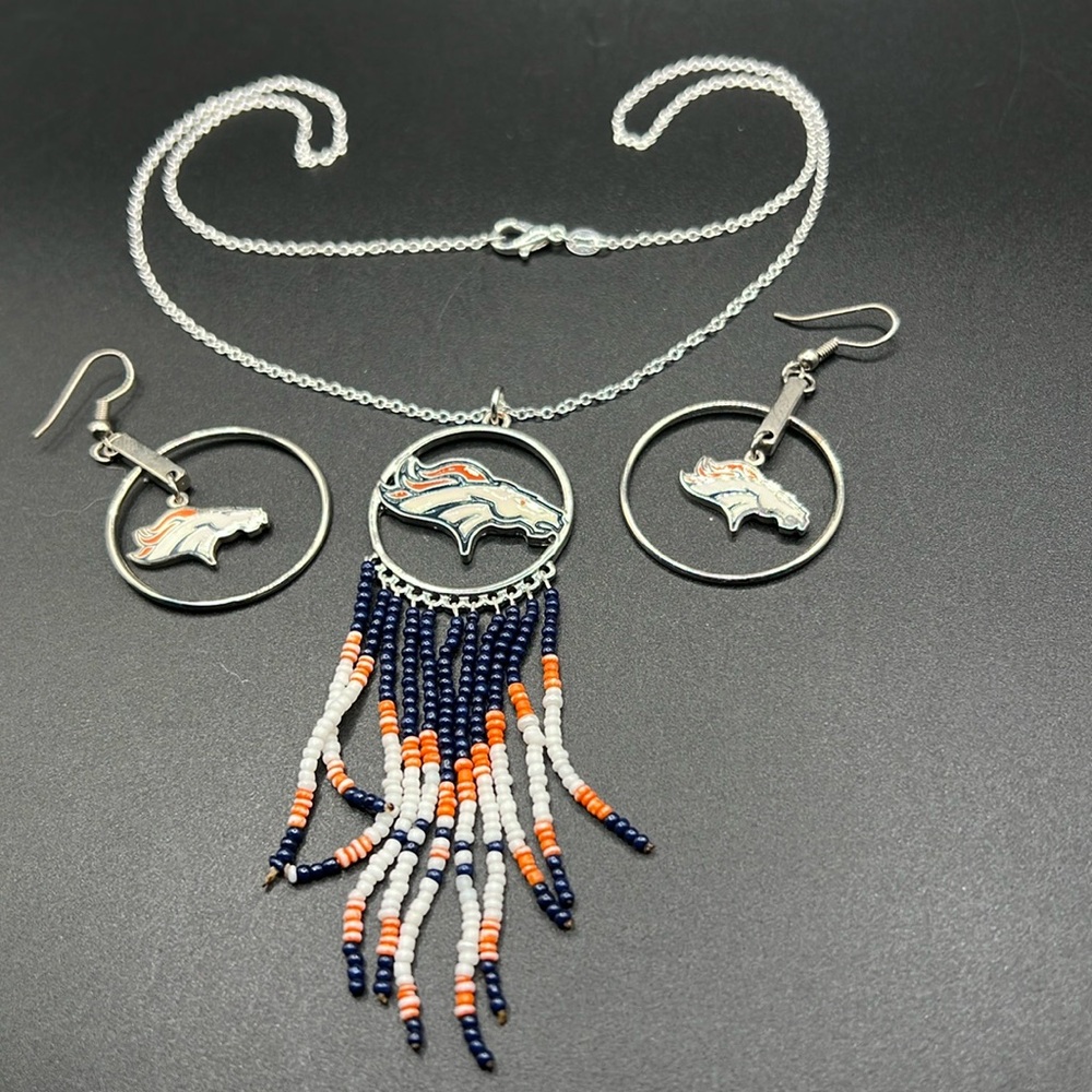 2006 Denver Broncos necklace and earrings